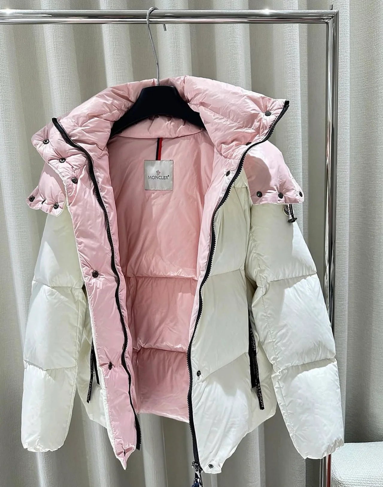 “Monc” WHITE PINK Puffer