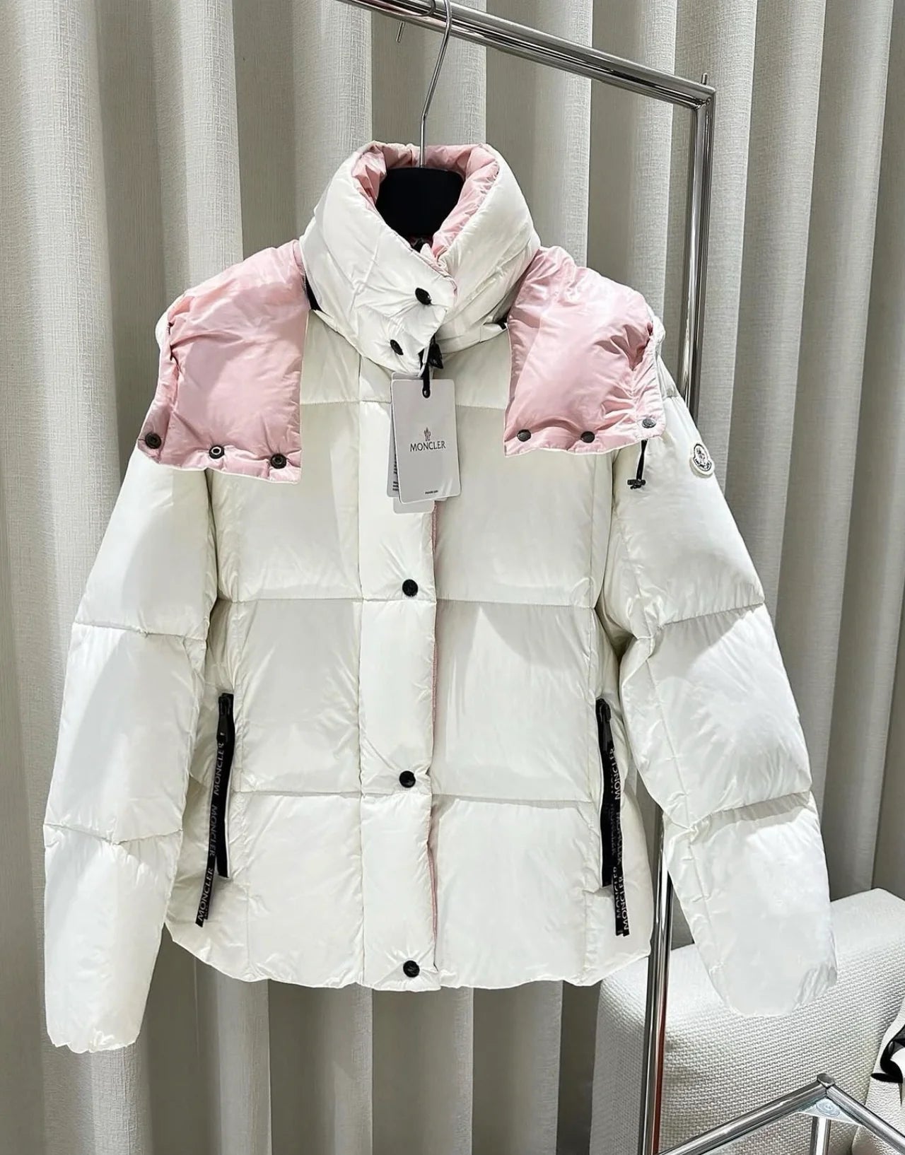 “Monc” WHITE PINK Puffer